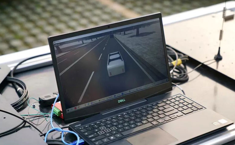 AutoBots-W1仿真底盘平台，集车辆动力学、复杂交通等多模型于一体